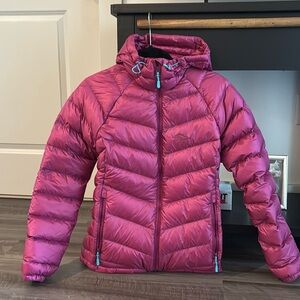 L.L. Bean ultralight 850 hooded down jacket